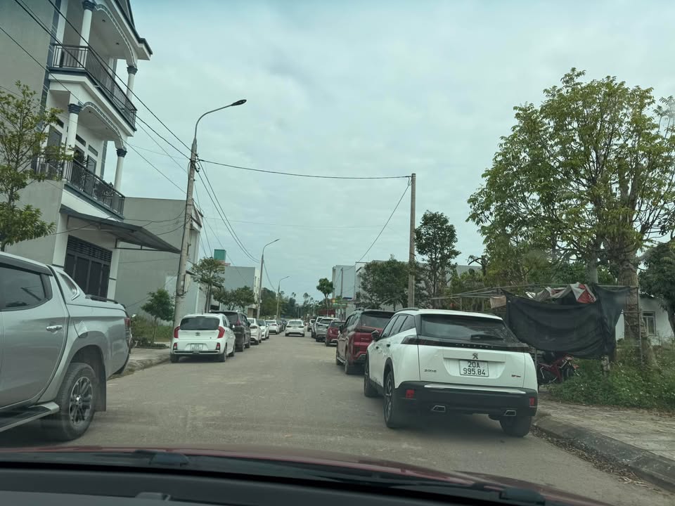 Đất nền Hương Sơn Phú Bình 110m² giá 1.7 tỷ - Vị trí đẹp, đầu tư sinh lời!