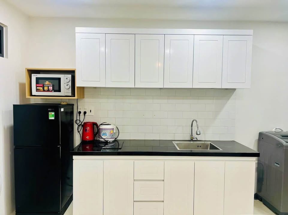 Căn hộ 1 phòng ngủ Khúc Thừa Dụ 40m² giá 5.5 triệu - Full nội thất hiện đại!