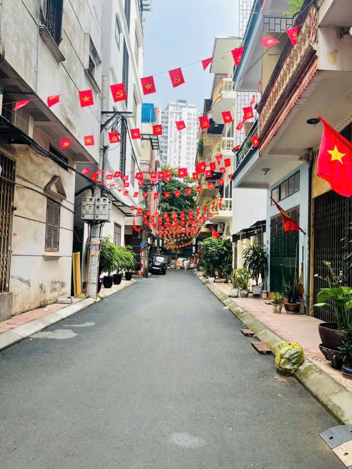 Nhà liền kề khu Tài Chính Bắc Từ Liêm 50m² giá 15 tỷ - Vị trí đắc địa, an ninh tuyệt đối!