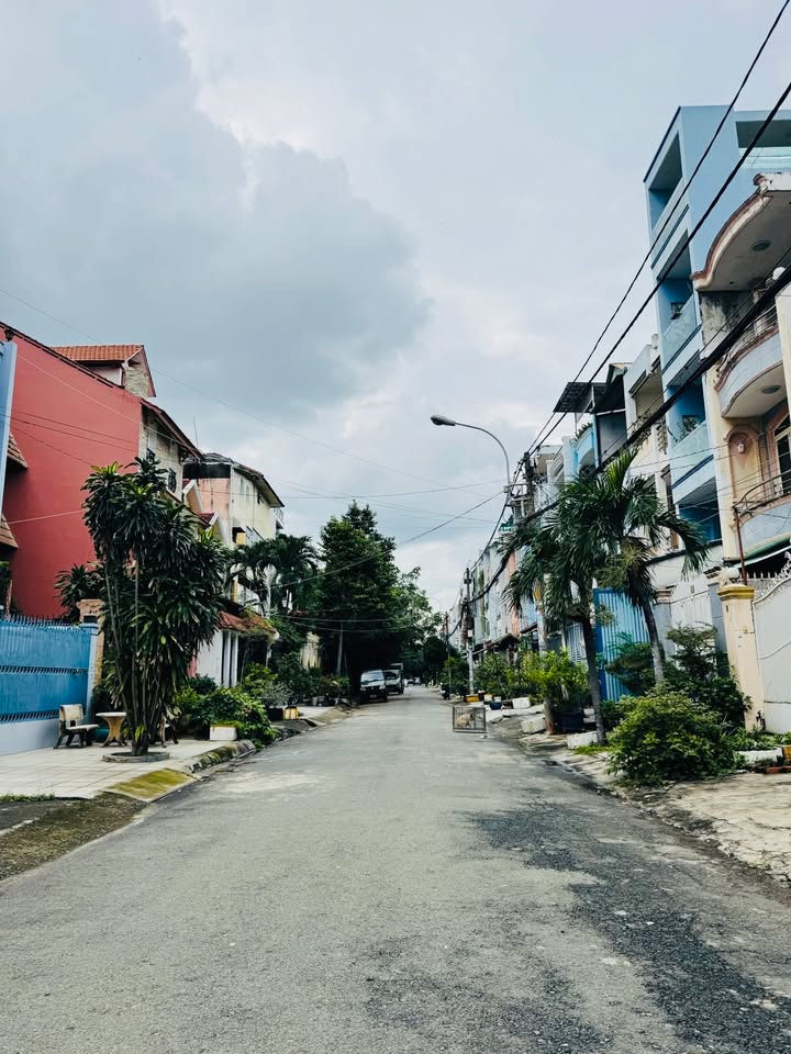 Biệt thự mini 3 tầng KDC Gia Hòa, Bình Chánh 152m² giá 14 tỷ - Sang trọng, đầy đủ tiện nghi!