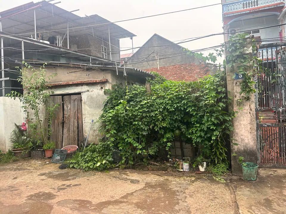 Nhà riêng Kim Hồ 130m² giá 4.7 tỷ - Sổ đỏ chính chủ, giao thông thuận lợi!