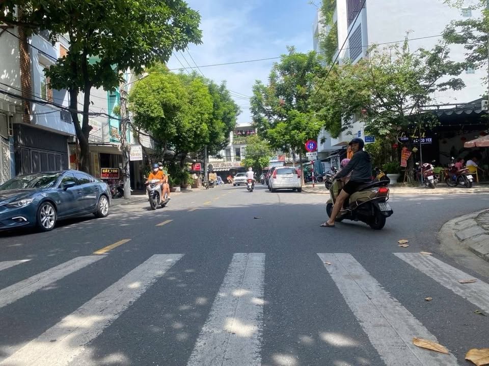 Nhà phố kinh doanh Lê Lợi Hải Châu 43m² giá 9.2 tỷ - Cơ hội vàng cho nhà đầu tư!