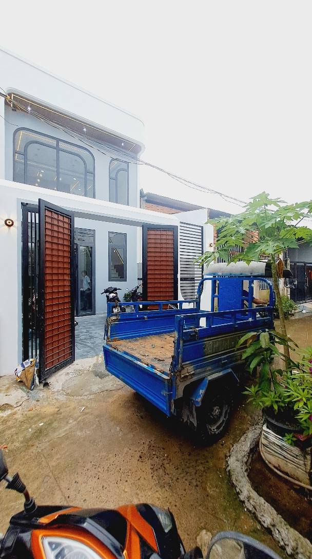 Nhà bán tại Nhựa Giồng Lớn, Đức Hòa 80m² giá 1.98 tỷ - Vị trí đắc địa, sẵn sàng vào ở!