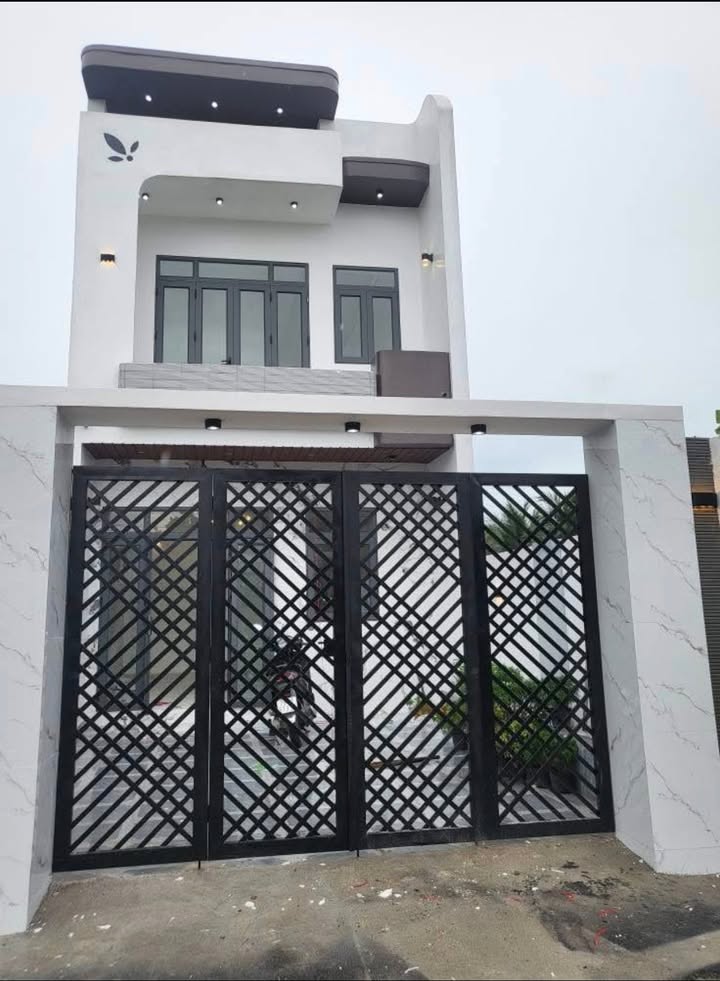 Nhà 2 tầng 2 mặt tiền Diên Lạc 91.4m² giá 2.39 tỷ - Vị trí thoáng đãng gần sông