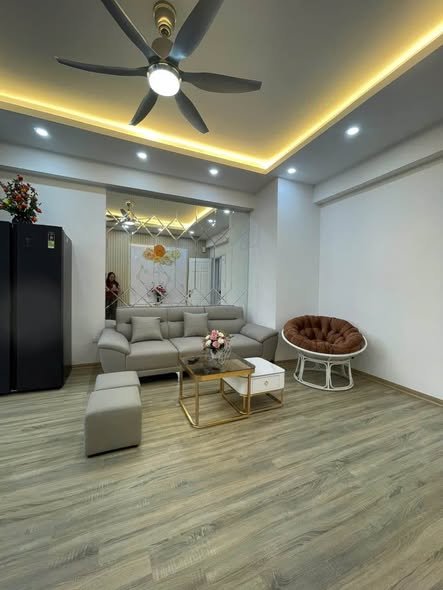 Nhà 5 tầng Trâu Quỳ, Gia Lâm 35m² giá 5 tỷ - Sổ đỏ chính chủ, về ở ngay!