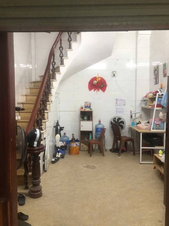 Nhà 3 tầng cho thuê tại Ngọc Lâm 18m² giá chỉ 3 triệu - Cơ hội không thể bỏ lỡ!