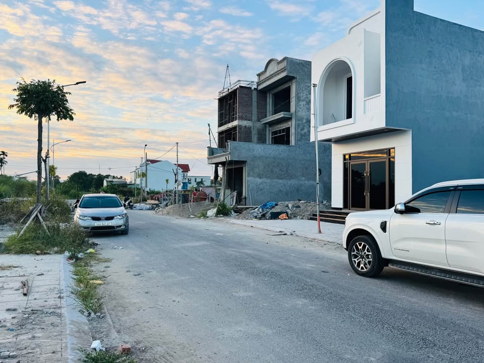 Nhà 2 tầng TĐC Thượng Trung 95m² giá 6.65 tỷ - Vị trí vàng bên công viên!