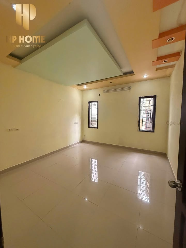 Nhà cho thuê mặt ngõ Lê Lai, Hải An 45m² giá 5 triệu - Sân cổng riêng tiện lợi!