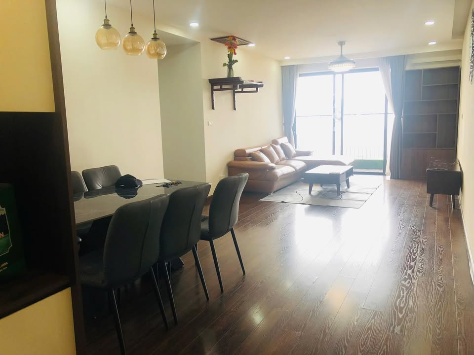 Căn hộ Five Star G2, Khương Đình 100m² giá 8 tỷ - Full nội thất, tầng cao thoáng đãng!
