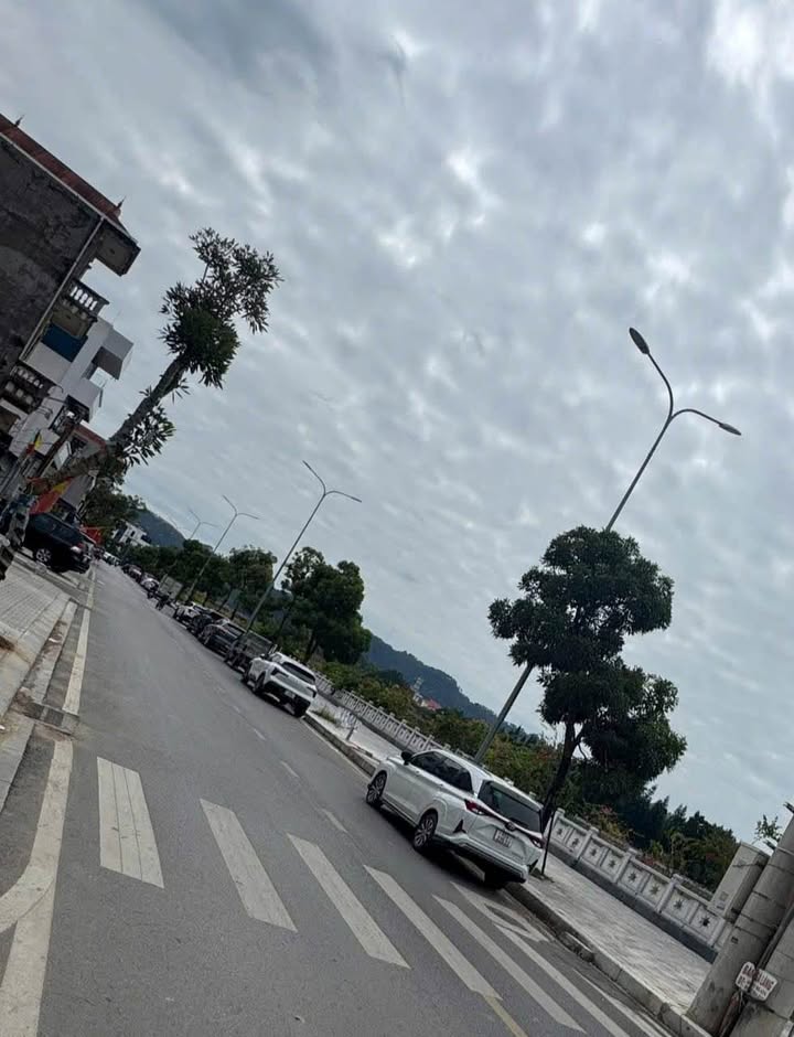 Đất bán phường Đông Kinh Lạng Sơn 72m² giá 3 tỷ - Kinh doanh tốt, hai mặt tiền!