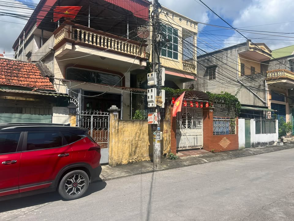 Nhà mặt tiền Quang Trung Uông Bí 121.8m² giá 3 tỷ - Vị trí đắc địa, sẵn sàng ở ngay!