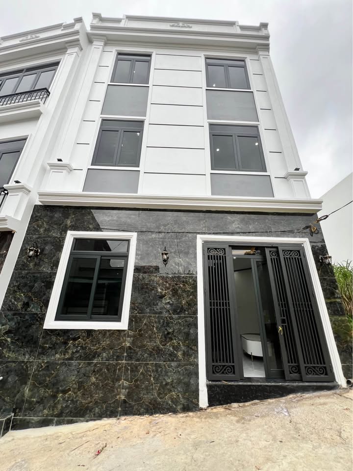 Nhà 3 tầng Ngõ Văn Vỉ, Phường Lương Văn Tri 52m² giá 2.3 tỷ - Sẵn sàng vào ở ngay!