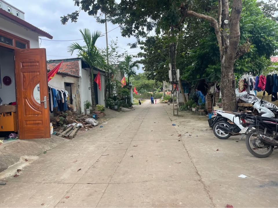 Nhà cấp 4 tổ 3 Chiềng Sinh 120m² giá thỏa thuận - Tiện nghi đầy đủ, gần trường học!