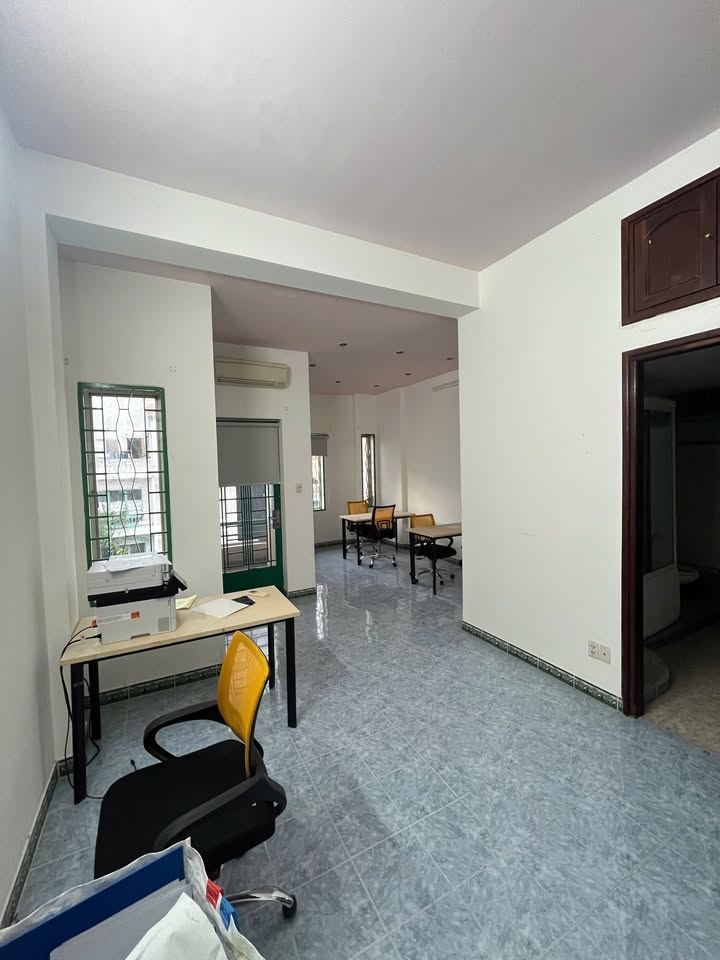 Nhà cho thuê làm căn hộ dịch vụ tại Huỳnh Văn Bánh, Phú Nhuận - Diện tích 80m², giá thỏa thuận!