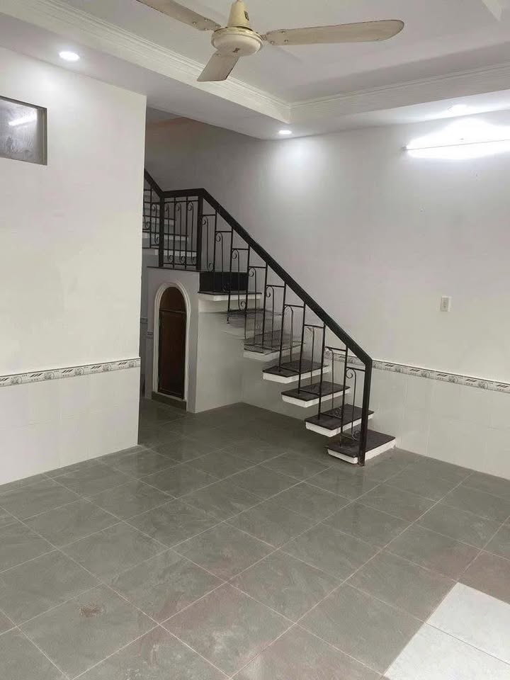 Cho thuê nhà nguyên căn mặt tiền Bình Lợi, Quận Bình Thạnh, 60m² giá 15.5 triệu - Kinh doanh thuận lợi!