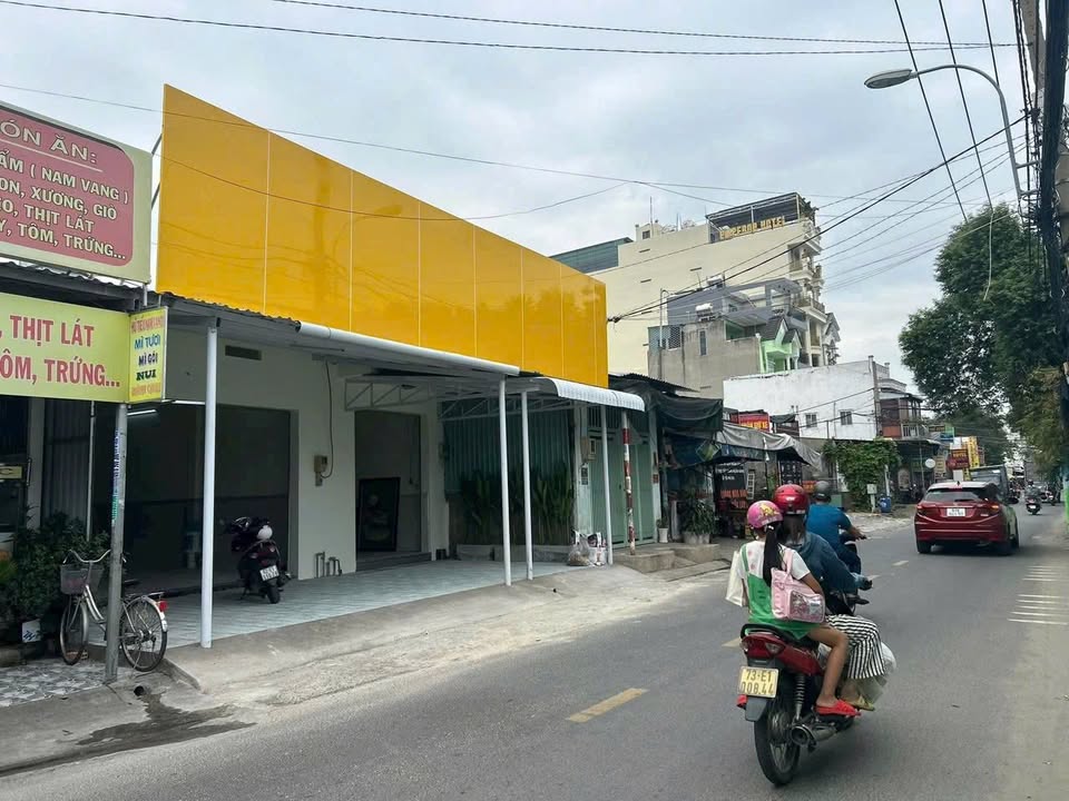 Nhà mặt tiền đường Hiệp Thành 13, Quận 12, diện tích 180m² giá 16 triệu - Khu sầm uất kinh doanh đa dạng!