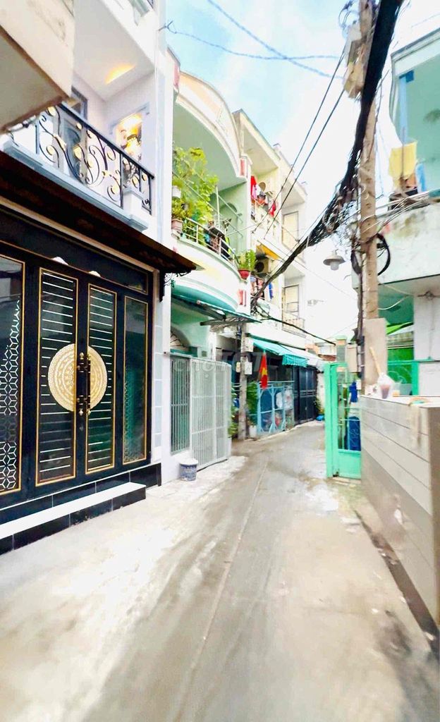 Nhà phố Bình Đông, Quận 8, 39.6m², giá 4.58 tỷ - Hẻm thông thoáng, sổ hồng riêng!