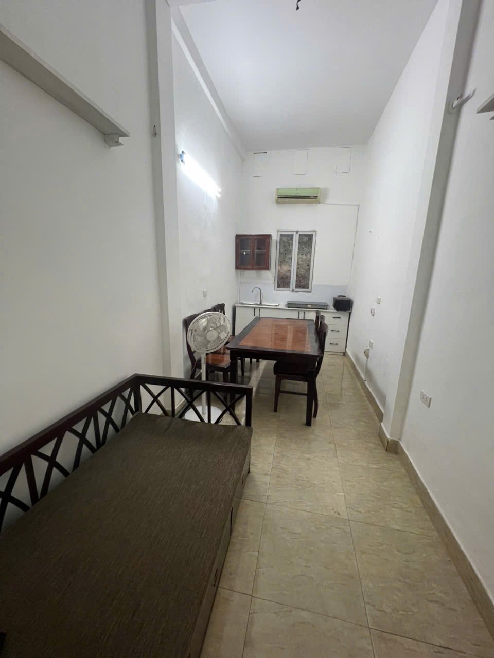 Nhà cho thuê tại ngõ 15 Hàng Cót, Hoàn Kiếm 20m² - Giá thuê chỉ 9 triệu/tháng!