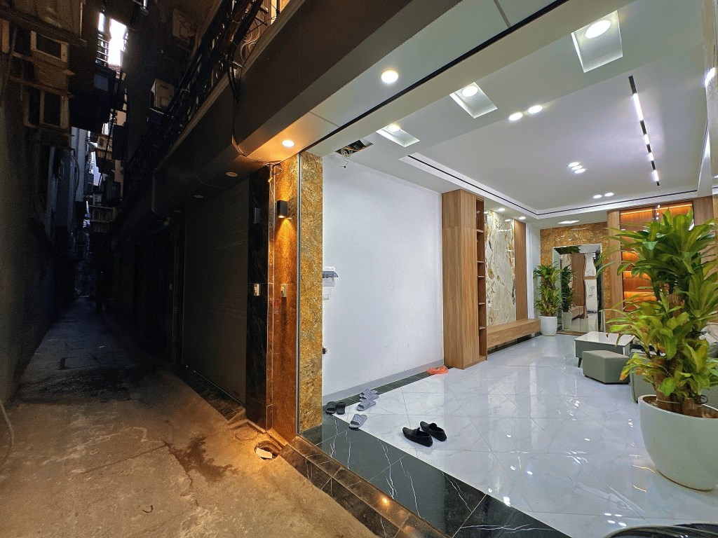 Nhà Xuân Thủy 35m² 7 tầng thang máy - Kinh doanh nhỏ cực tiện chỉ 12.7 tỷ!