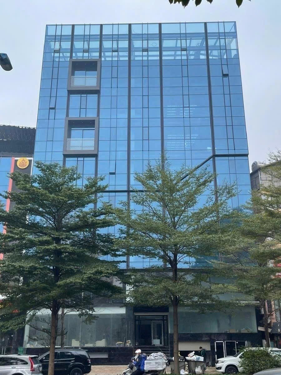 Tòa văn phòng 135m² Nguyễn Xiển 7 tầng - Vị trí đắc địa, sang trọng!