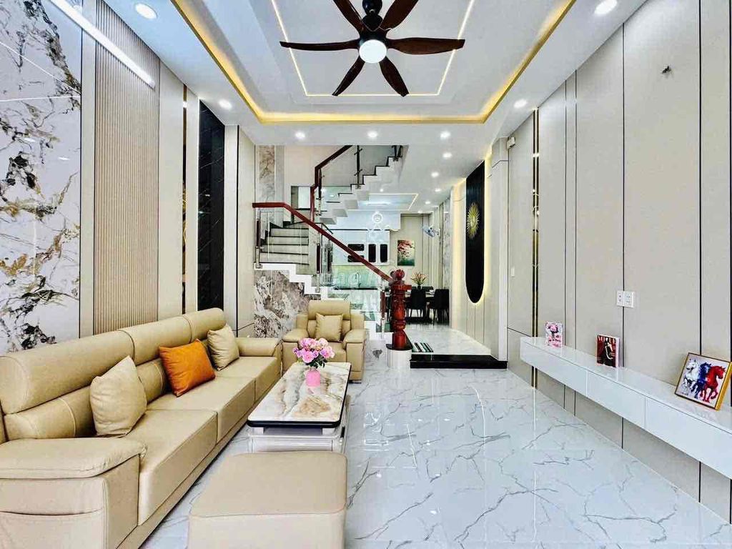 Nhà góc 2 mặt tiền Thành Thái Quận 10, 42m² giá 15 tỷ - Đầu tư sinh lời!