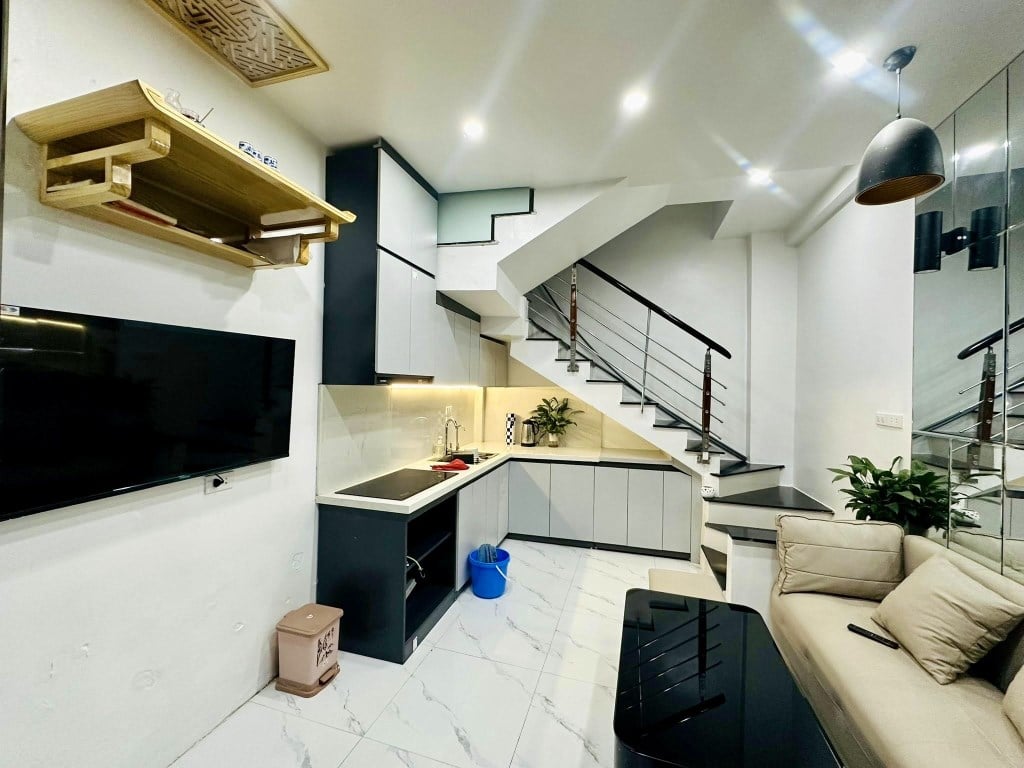 Bán nhà phố Đường Láng, Đống Đa 15m² giá 6.1 tỷ - Nhà đẹp, full nội thất, ngõ nông!