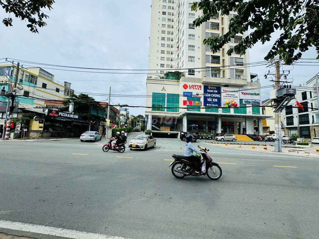 Nhà 3 tầng mặt tiền Đặng Văn Bi 280m² giá 43 tỷ - Cơ hội đầu tư tuyệt vời!