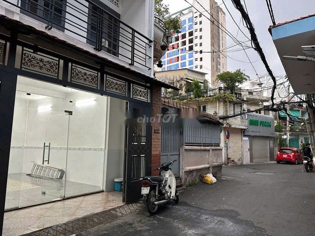 Nhà nguyên căn hẻm xe hơi Lê Văn Sỹ 60m² giá 17 triệu - Khu dân cư văn minh!