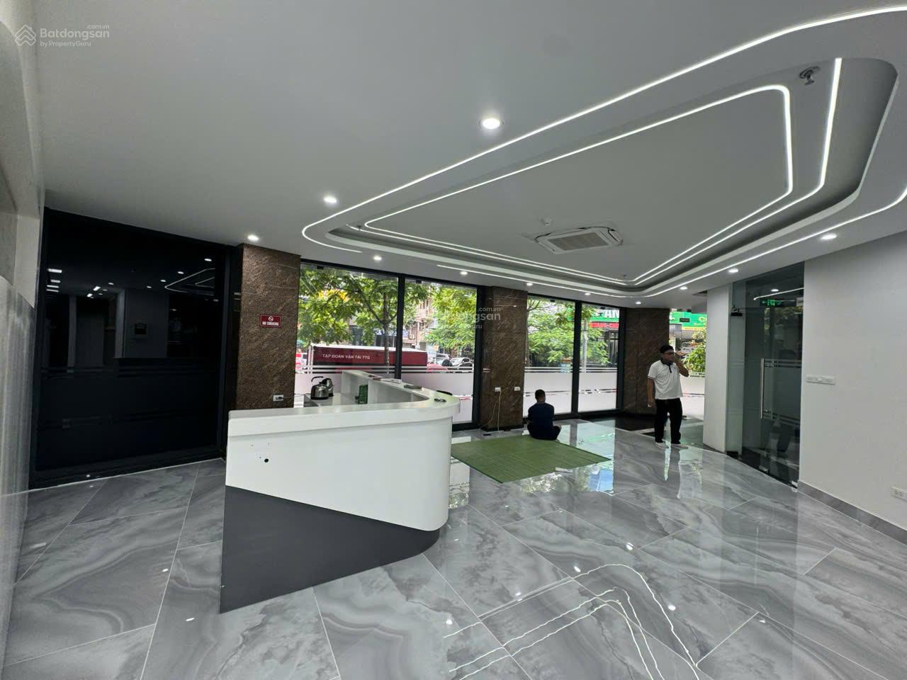 Cho thuê văn phòng tại số 3 Dịch Vọng Hậu, Cầu Giấy 157m² - Đường lớn, tiện ích đầy đủ!