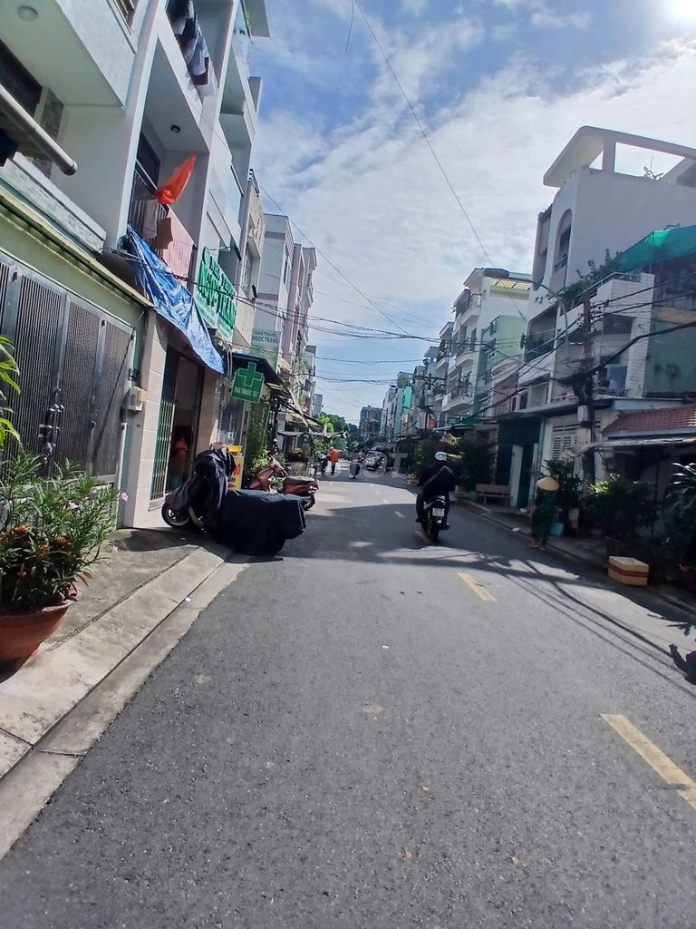 Nhà mặt tiền đường 32A, P10, Q6 - Giá 11.5 tỷ - Đẹp như mới!