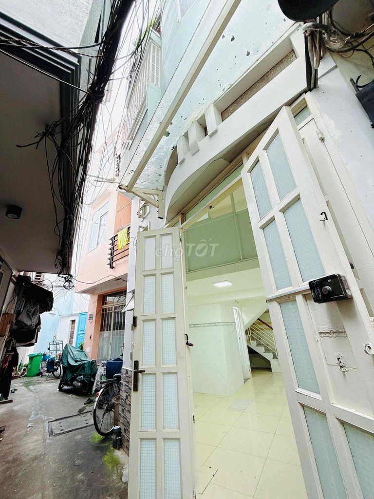 Nhà phố 3 tầng đường Nguyễn Thị Tần, Quận 8 - Diện tích 27.3m² giá 3.98 tỷ - Chính chủ sổ hồng riêng!