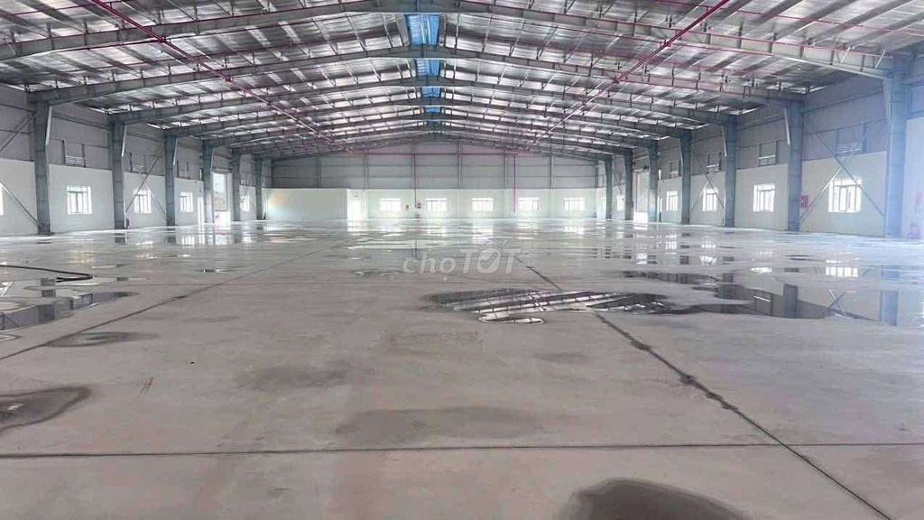 Cho thuê kho 4500m² tại Tân Uyên Bình Dương - Giá 320 triệu/tháng, mới xây, đầy đủ tiện ích!