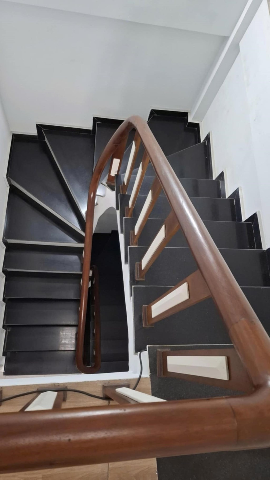 Nhà riêng Đống Đa, 30m², 5 tầng, giá 7.95 tỷ - Lô góc thoáng mát!