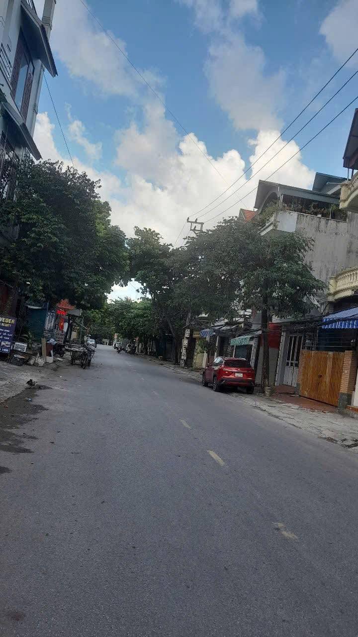 Bán nhà mặt phố 2 tầng Lý Thường Kiệt, Uông Bí 94m² - Giá chỉ 4 tỷ VND!