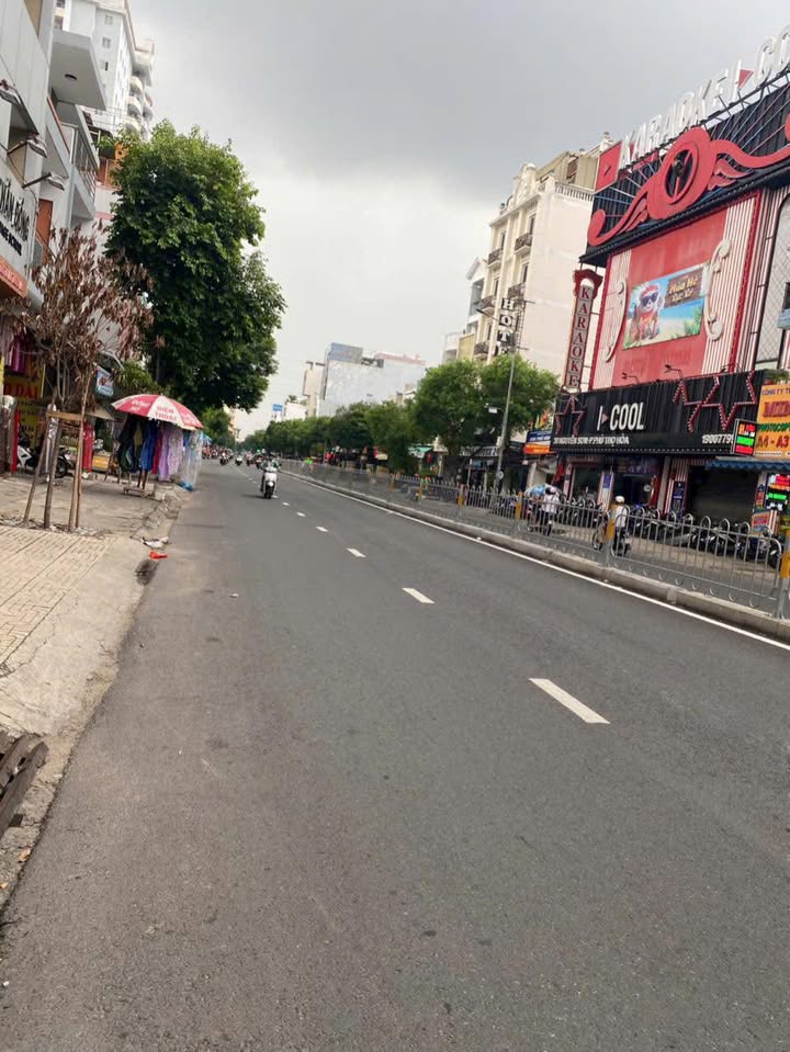 Nhà mặt tiền kinh doanh đường Nguyễn Sơn, Tân Phú 81m² giá 17.5 tỷ - Đầu tư sinh lời ngay!