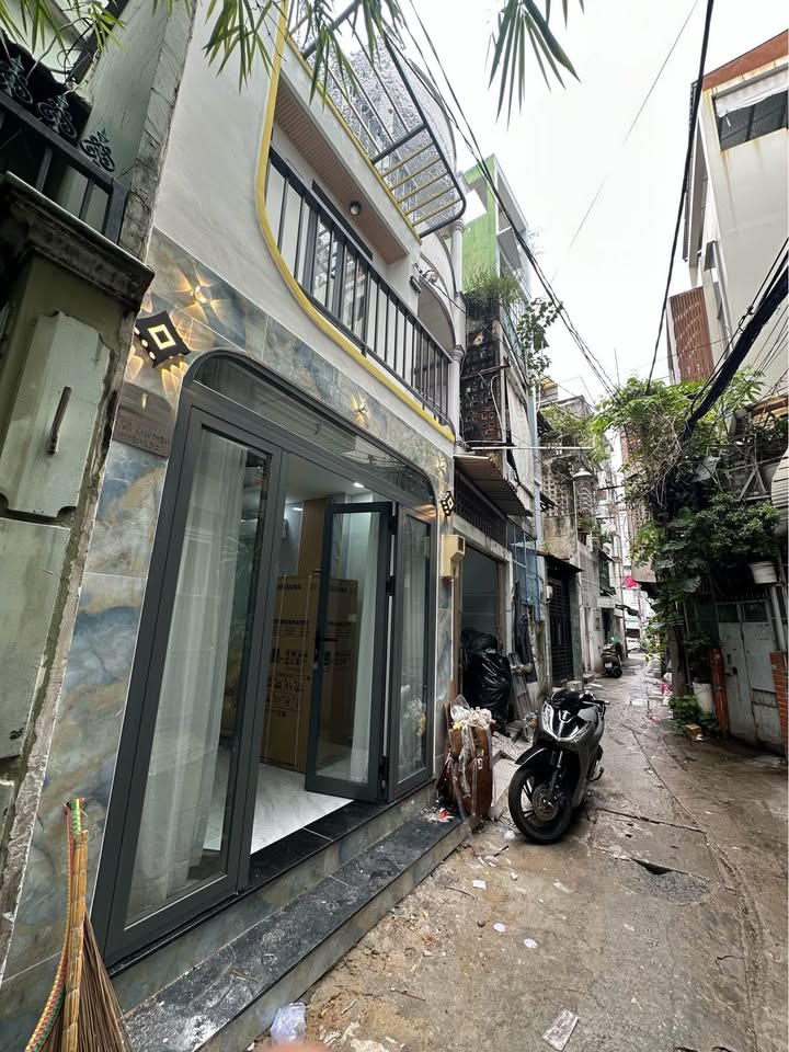 Nhà 2 tầng Trần Quang Diệu, Quận 3, giá 4.85 tỷ - Đầu tư sinh lời ngay!