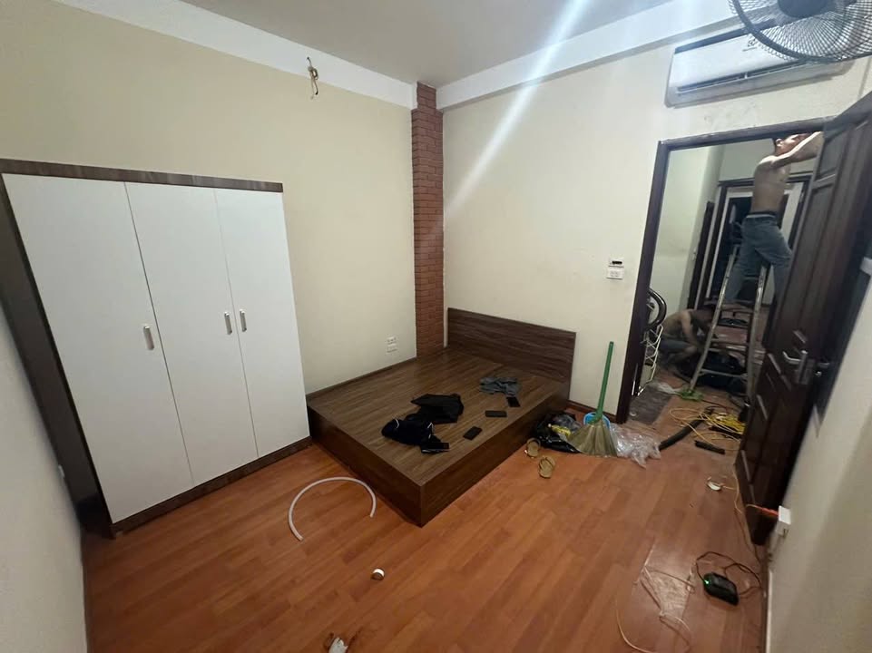 Phòng cho thuê tại Ngõ 200 Vĩnh Hưng 20m² giá 2.4 triệu - Nhà mới xây, full nội thất!