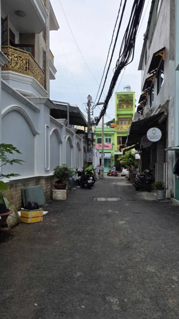 Nhà phố Quận 6 - 40m² giá 4.98 tỷ - Nở hậu, hẻm thông rộng!