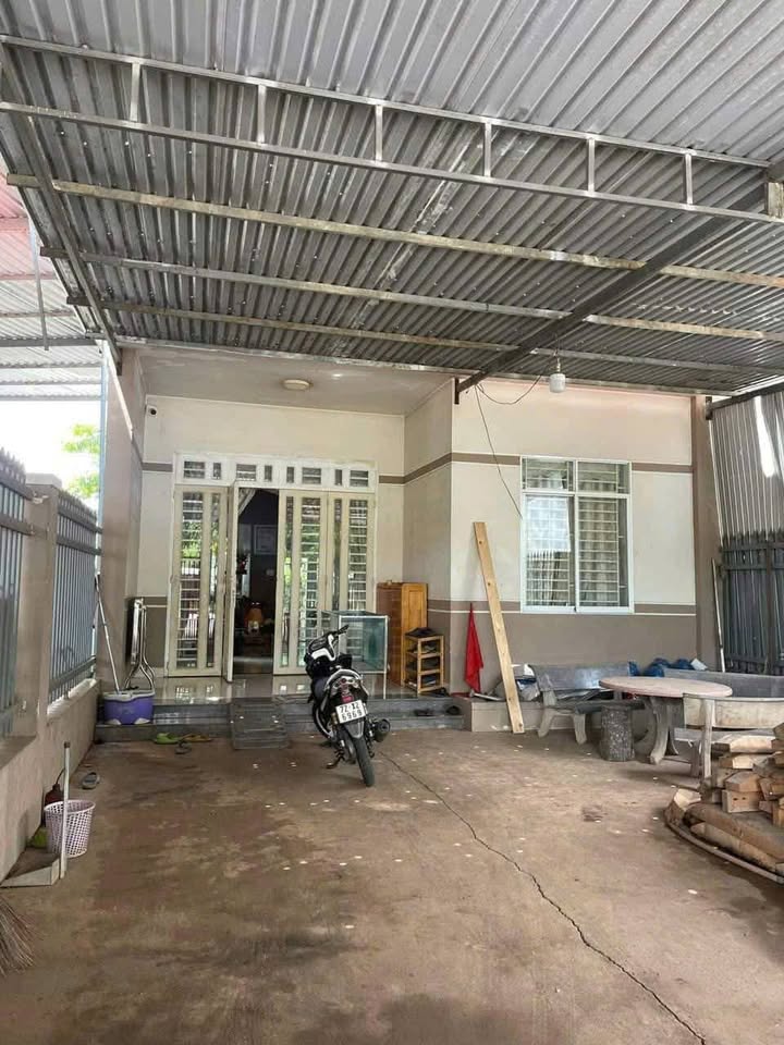 Nhà mặt tiền Đá Bạc, Châu Đức 300m² chỉ 2.7 triệu - Kinh doanh ngay!