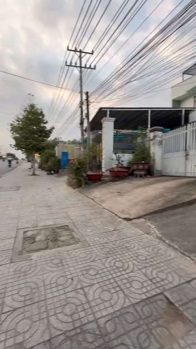 Bán gấp nhà mặt tiền đường ĐT747, Phường Uyên Hưng, 381m² - Kinh doanh lý tưởng!