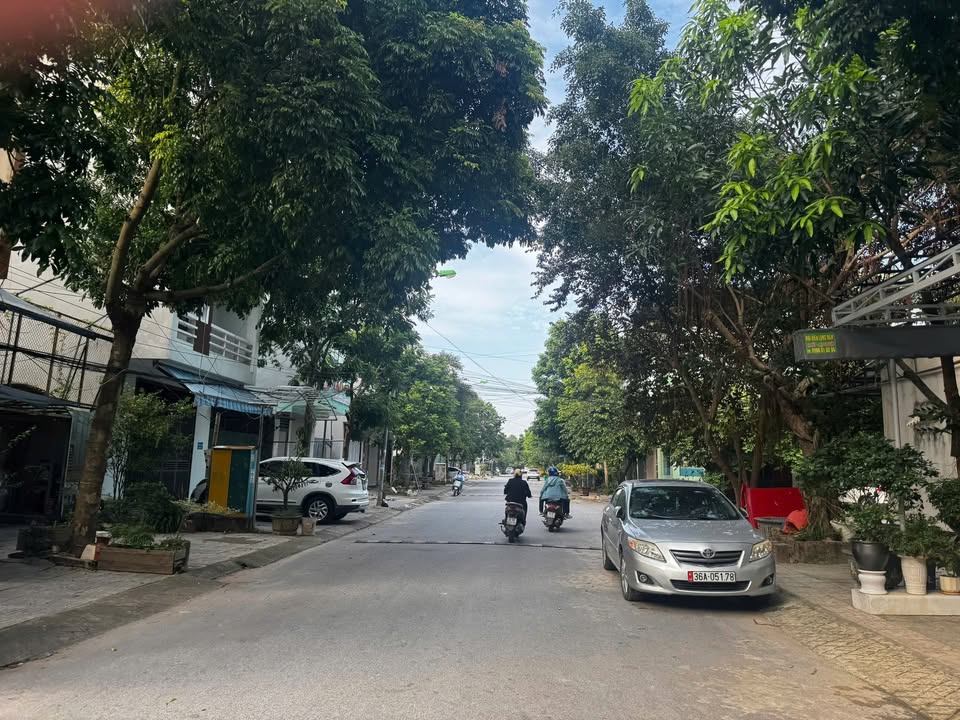 Bán đất tặng nhà 3 tầng tại đường Hạc Thành, TP. Thanh Hóa – Giá chỉ 3 tỷ