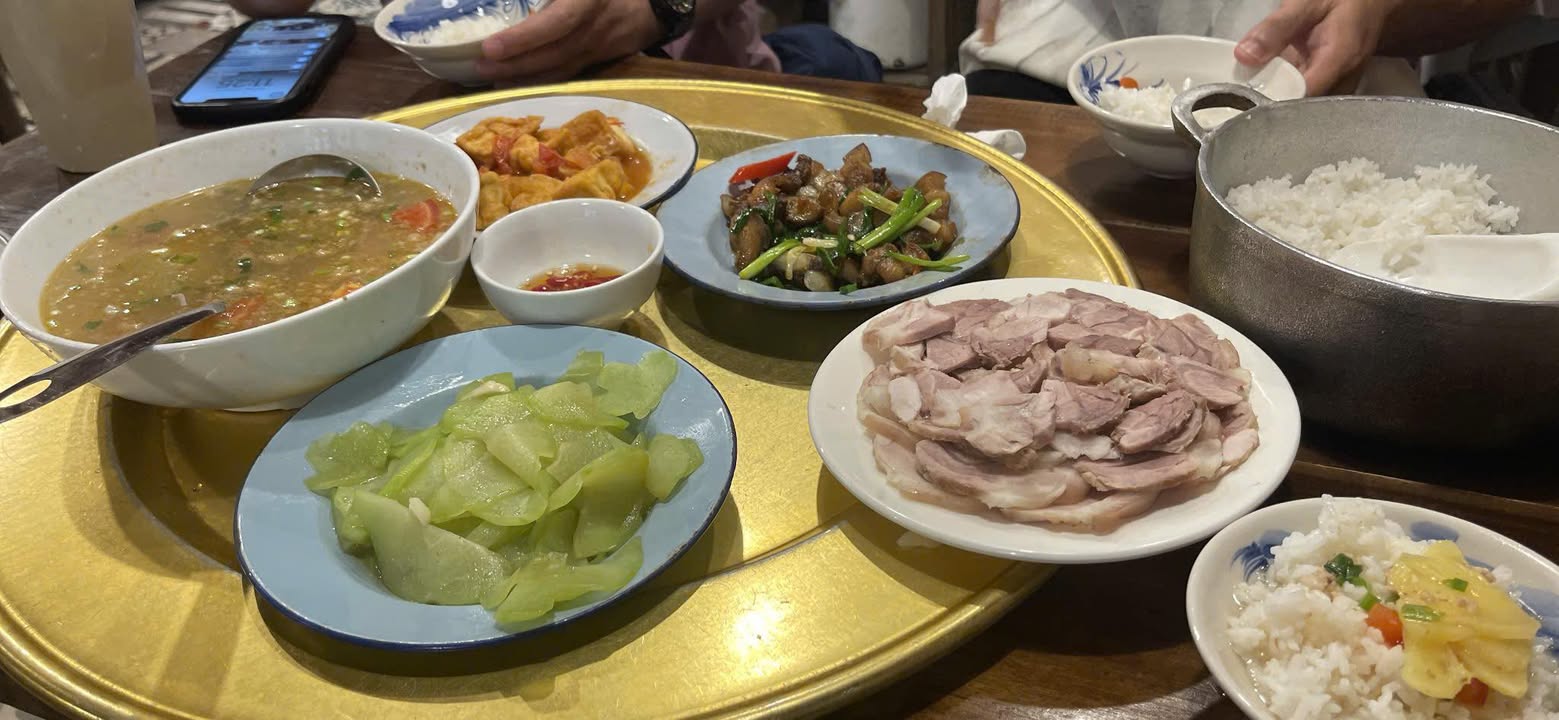 Front House cho thuê tại Tô Hiệu, Cầu Giấy 230m² giá 70 triệu - Lô góc mặt tiền khủng!