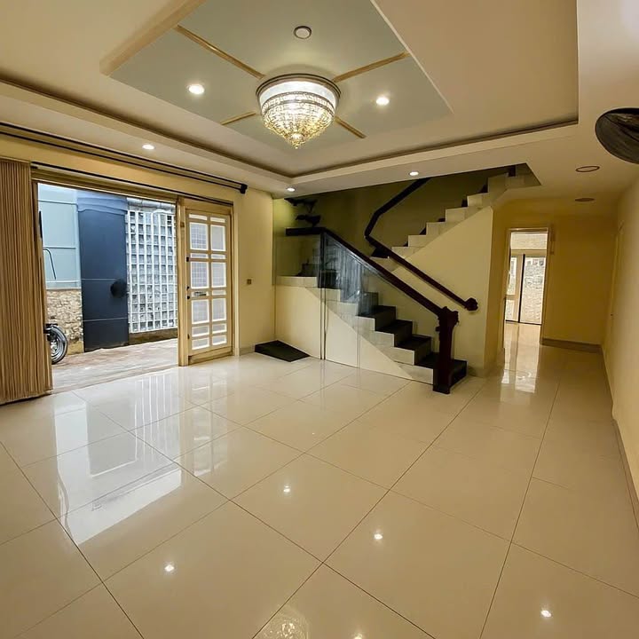 Nhà góc Cách Mạng Tháng Tám 51m² giá 6.8 tỷ - Sổ hồng chính chủ!