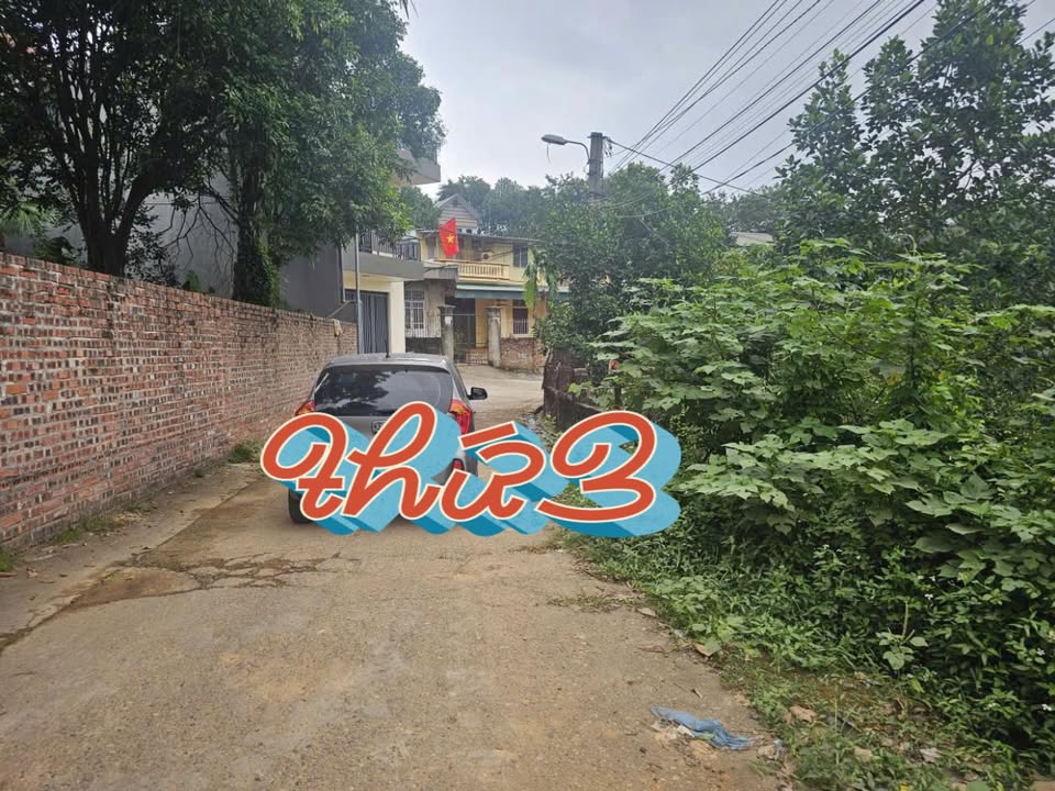 Đất nền Dữu Lâu, Việt Trì 95m² giá 2 tỷ - Sổ đỏ chính chủ, thuận tiện di chuyển!