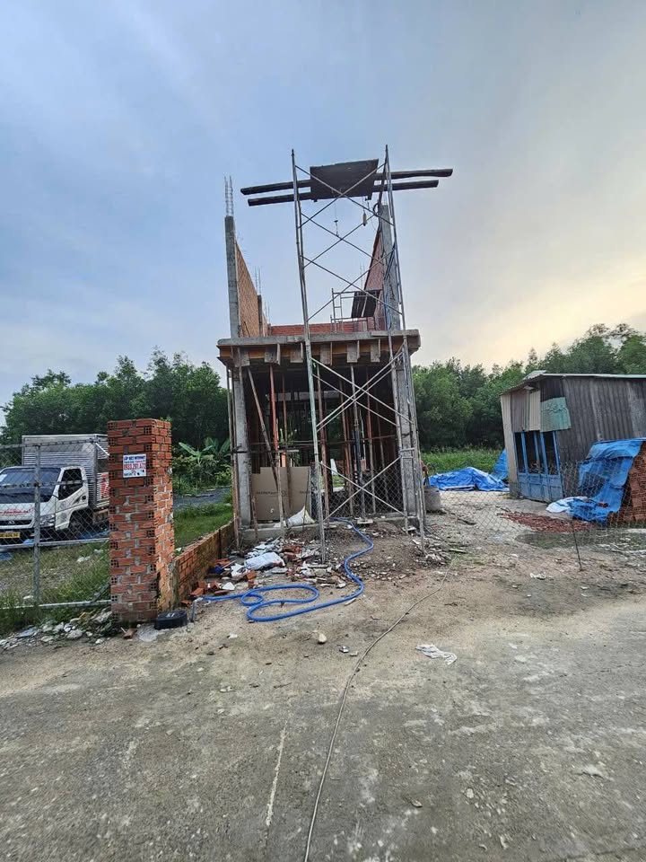 Nhà phố 1 trệt 1 lầu tại An Bình, Dĩ An - 3,45 tỷ - Thiết kế hiện đại, tiện nghi!