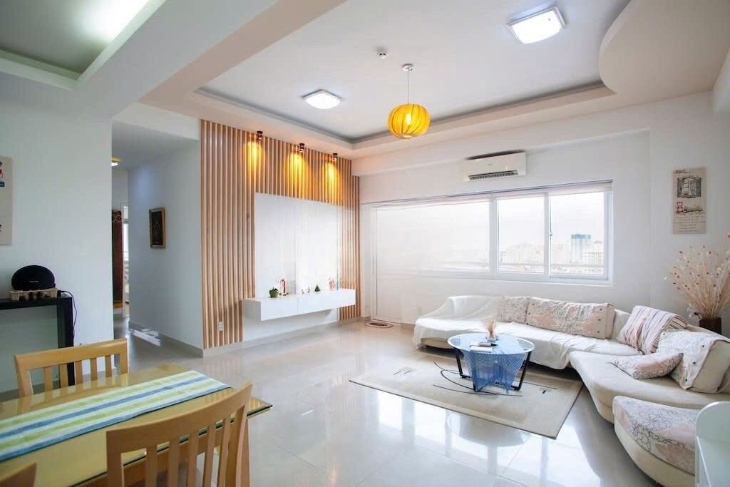 Căn hộ Chung Cư Minh Thành Quận 7 105m² giá 15 triệu - Đầy đủ nội thất, hướng Đông