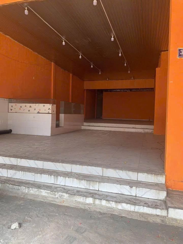 Cho thuê mặt bằng kinh doanh mặt tiền đường Bùi Văn Hòa 400m² - Giá chỉ 15 triệu/tháng!