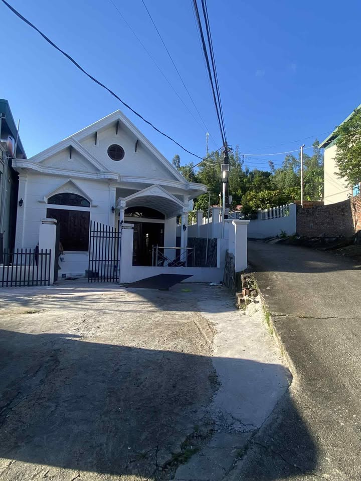 Cho thuê căn biệt thự Cẩm Thịnh Cọc 7, 245m² - Sân đỗ ô tô thoải mái!