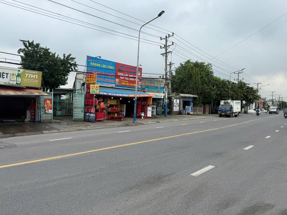 Đất mặt tiền DT743 Dĩ An 2650m² giá 75 tỷ - Đang cho thuê 60 triệu/tháng!