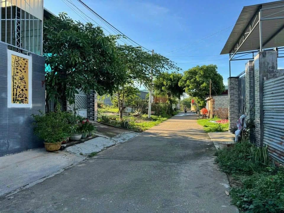Đất thổ cư hẻm 176 Đăk Cấm 1365m² giá 600 triệu - Vị trí trung tâm thuận lợi!